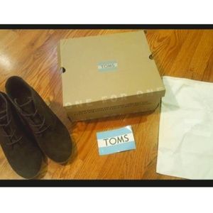 Toms Size 10 Lace-up Suede Brown Ankle Booties